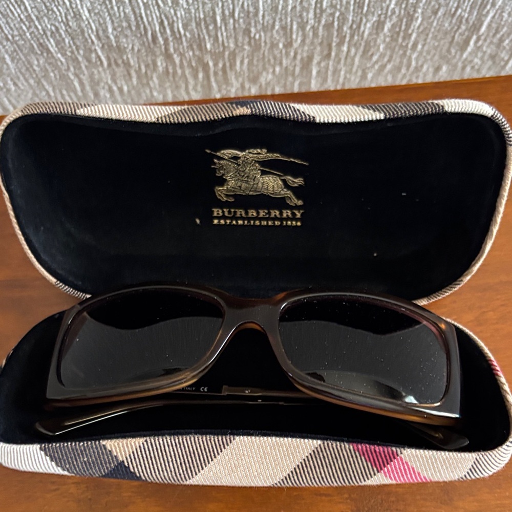 Burberry Brown Sunglasses with Plaid Case